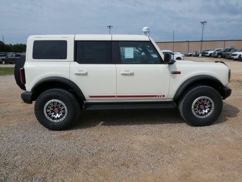 New 2026 Ford Bronco Outer Banks w/ Sasquatch Package AWD/4WD image 4