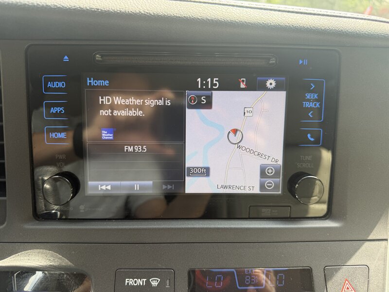 Used 2015 Toyota Sienna XLE w/ XLE Navigation Package AWD/4WD image 10