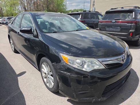 Used 2013 Toyota Camry XLE w/ Leather Pkg image 1