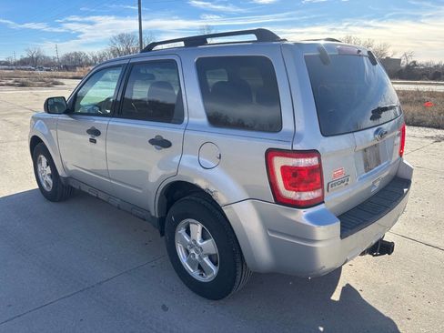 Used 2011 Ford Escape XLT image 9