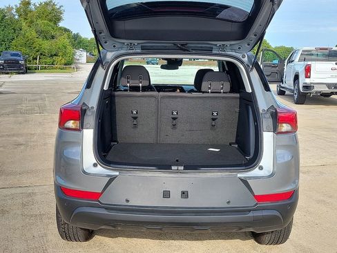 Used 2025 Chevrolet TrailBlazer LS w/ LS Convenience Package image 8