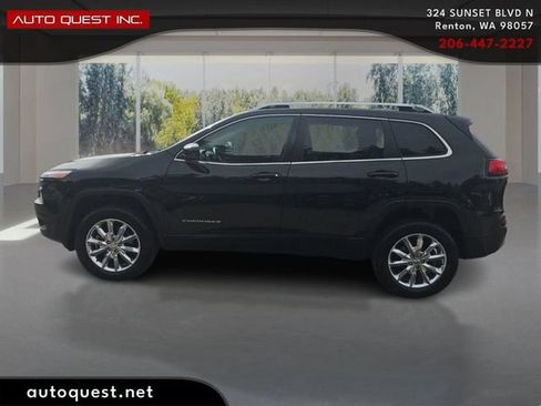 Used 2017 Jeep Cherokee Latitude w/ Comfort & Sound Group AWD/4WD image 8