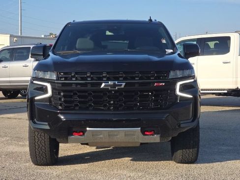 Used 2024 Chevrolet Tahoe Z71 w/ Luxury Package AWD/4WD image 8