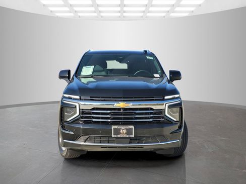 Used 2025 Chevrolet Tahoe LT AWD/4WD image 2
