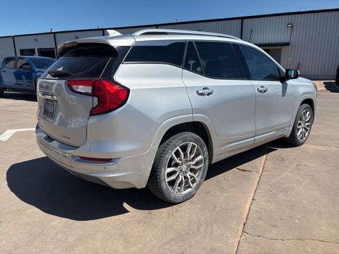 Used 2022 GMC Terrain Denali w/ Denali Premium Package image 4