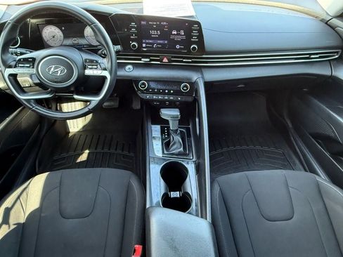 Used 2022 Hyundai Elantra SEL w/ Convenience + Premium Package image 14