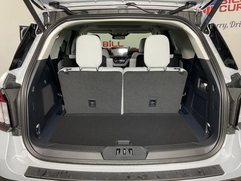 New 2026 Ford Explorer Platinum w/ LUX Leather Package AWD/4WD image 11