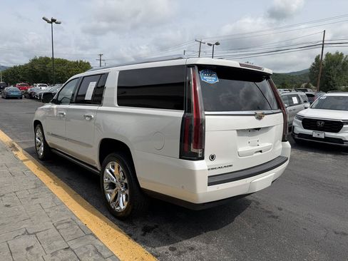 Used 2018 Cadillac Escalade ESV Premium Luxury AWD/4WD image 6