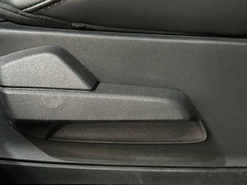 Used 2023 Ford Explorer XLT w/ Equipment Group 202A AWD/4WD image 57