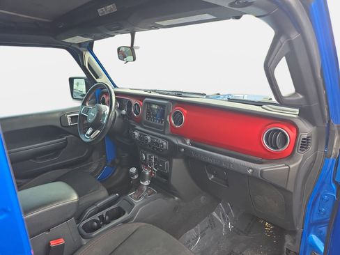 Used 2021 Jeep Wrangler Unlimited Rubicon w/ Cold Weather Group image 16