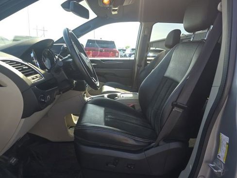 Used 2019 Dodge Grand Caravan SXT FWD image 8