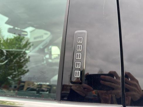 Used 2023 Ford F350 Lariat w/ Chrome Package AWD/4WD image 15