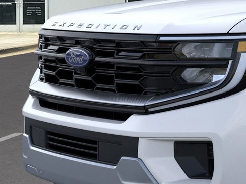 New 2025 Ford Expedition Platinum w/ Driver's Package image 17