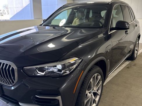 Used 2022 BMW X5 xDrive45e w/ Premium Package image 1