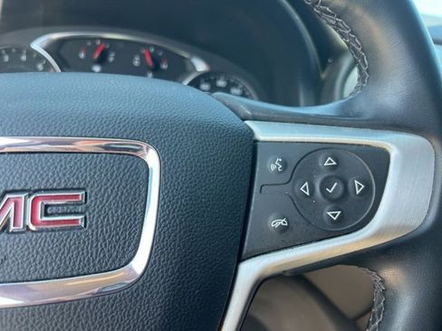 Used 2023 GMC Acadia SLT FWD image 19