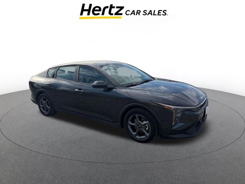 Used 2025 Kia K4 LXS image 1