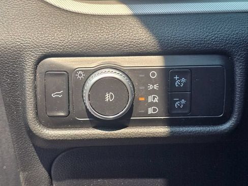 Used 2020 Ford Explorer XLT w/ Equipment Group 202A AWD/4WD image 16