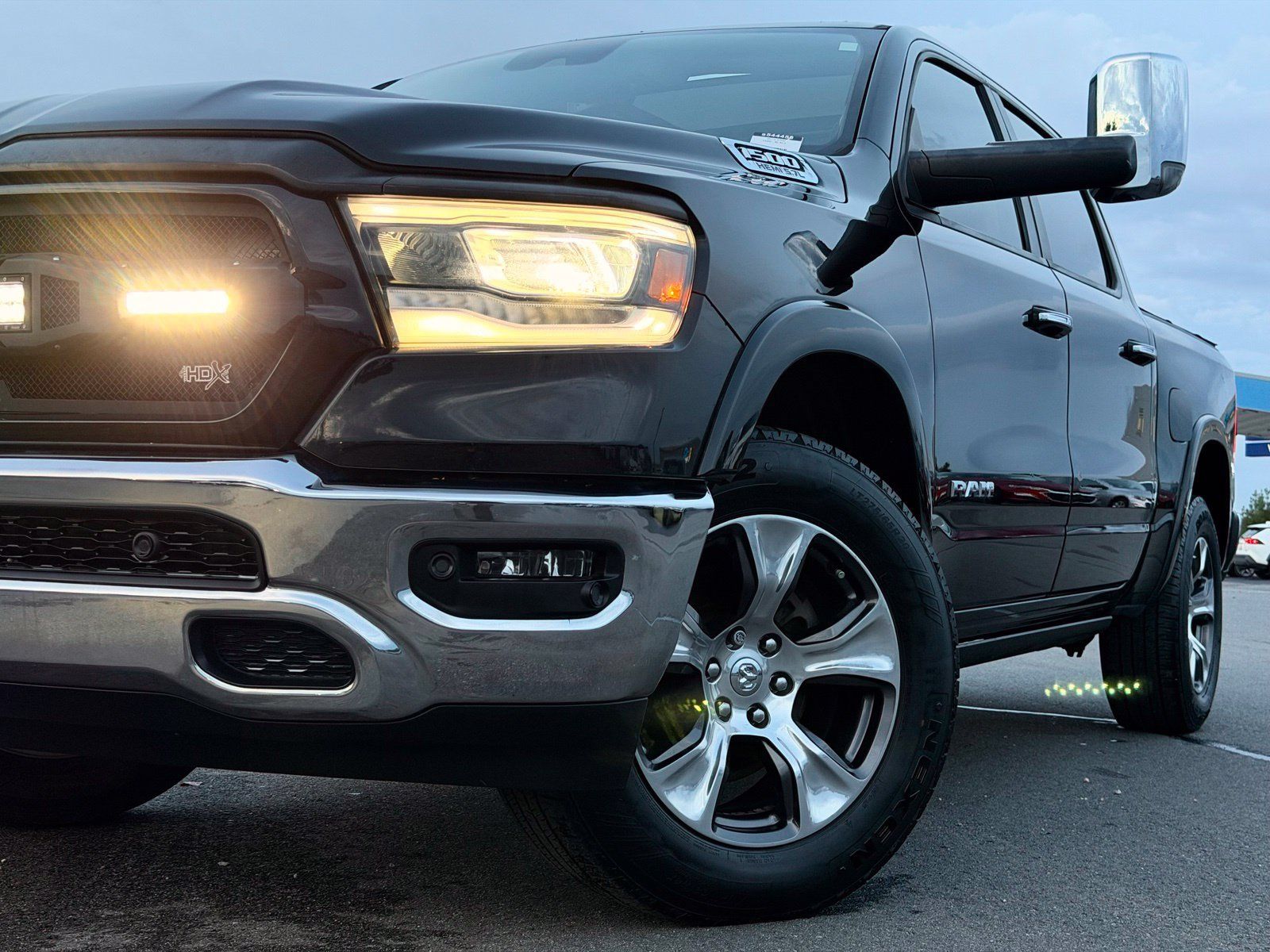 Used 2019 RAM 1500 Laramie AWD/4WD image 5