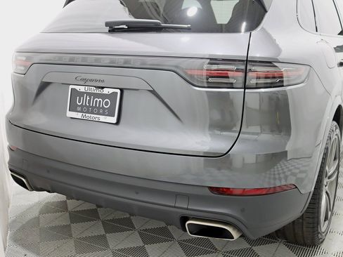 Used 2022 Porsche Cayenne image 12