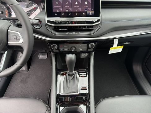 New 2026 Jeep Compass Latitude image 38