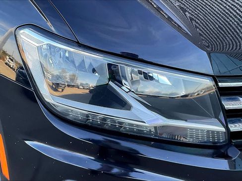 Used 2019 Volkswagen Tiguan SE w/ Panoramic Sunroof Package image 21