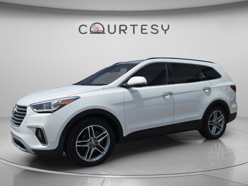 Used 2017 Hyundai Santa Fe FWD w/ SE Ultimate Tech Package 03 image 1