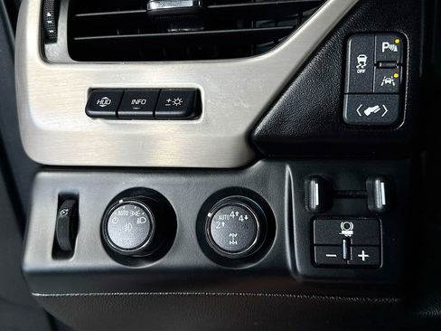 Used 2018 GMC Yukon Denali w/ Open Road Package image 20