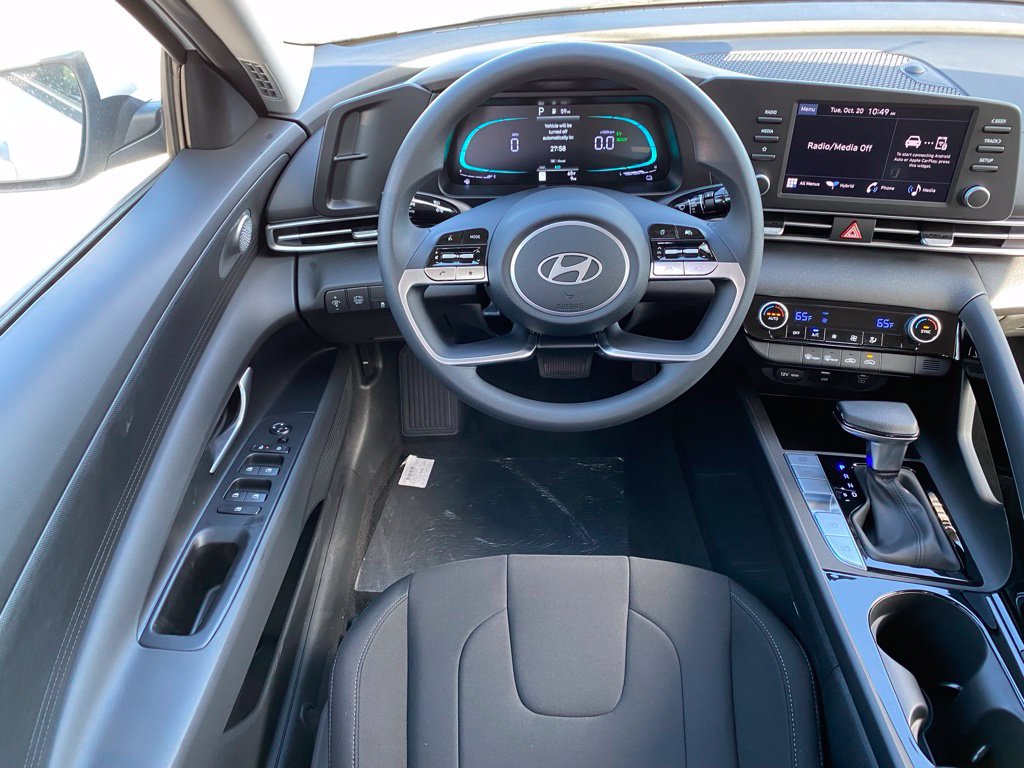 New 2026 Hyundai Elantra Hybrid FWD image 25