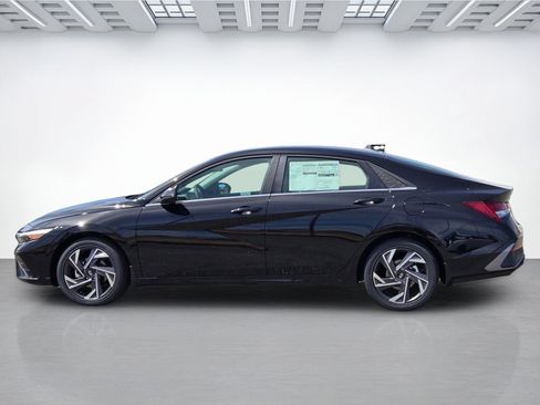 New 2026 Hyundai Elantra Limited FWD image 7
