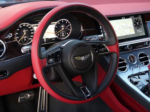 Used 2020 Bentley Continental GT image 13
