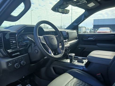 Used 2025 Chevrolet Silverado 1500 ZR2 w/ Technology Package image 11