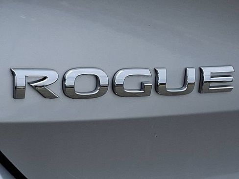 Used 2020 Nissan Rogue SV AWD/4WD image 30