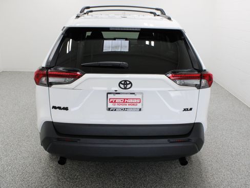 Used 2025 Toyota RAV4 XLE FWD image 8