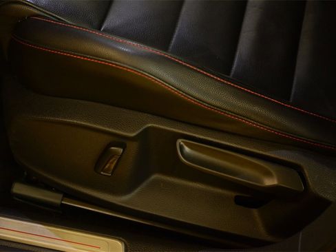 Used 2017 Volkswagen GTI SE image 13