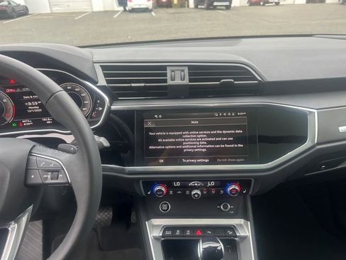 Used 2024 Audi Q3 2.0T Premium Plus image 24
