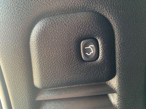 Used 2023 Dodge Durango R/T w/ Blacktop Package RWD image 9