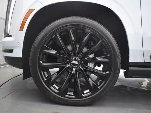 Certified 2026 Cadillac Escalade Platinum Sport w/ LPO, ONYX Package AWD/4WD image 8