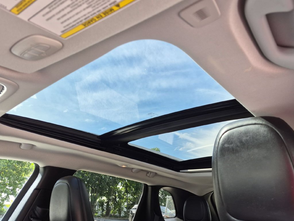 Used 2019 Jeep Cherokee Limited AWD/4WD image 20
