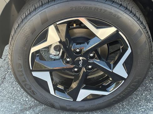 Used 2025 Kia Seltos S image 31