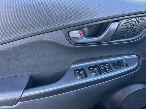 Used 2023 Hyundai Kona SE image 10