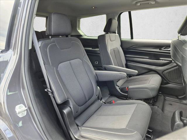 Used 2024 Jeep Grand Cherokee L Laredo AWD/4WD image 18