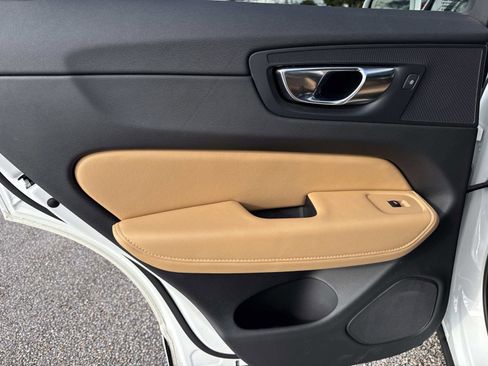 Used 2021 Volvo XC60 T5 Inscription w/ Advanced Package image 12