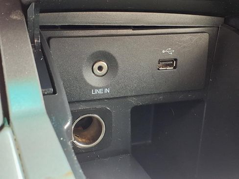 Used 2013 Ford Explorer FWD image 25