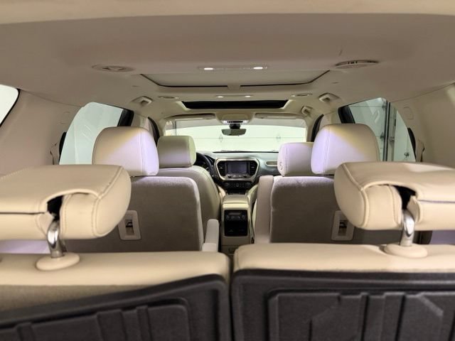 Used 2020 GMC Acadia Denali w/ Technology Package AWD/4WD image 10