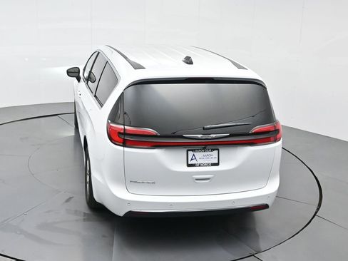 New 2026 Chrysler Pacifica Select image 50