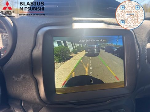 Used 2023 Jeep Renegade Latitude AWD/4WD image 27