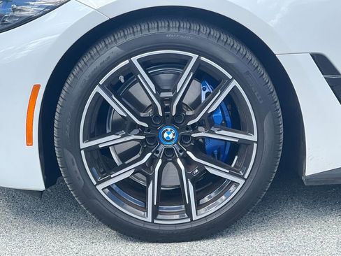 Used 2023 BMW i4 eDrive40 w/ M Sport Package image 27