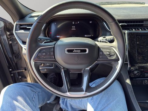 Used 2023 Jeep Grand Cherokee Altitude image 19