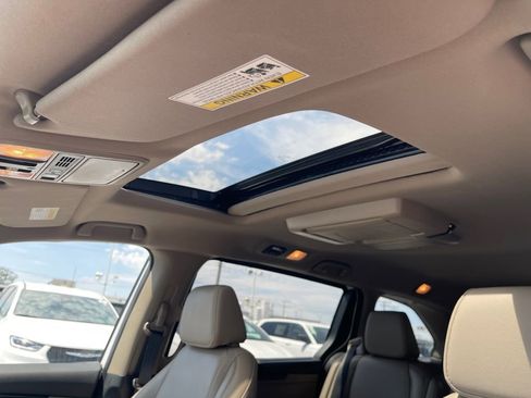 Used 2023 Honda Odyssey Touring image 18