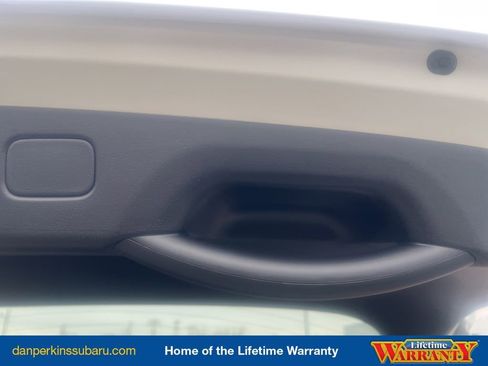 Used 2025 Kia Niro EX Touring image 46